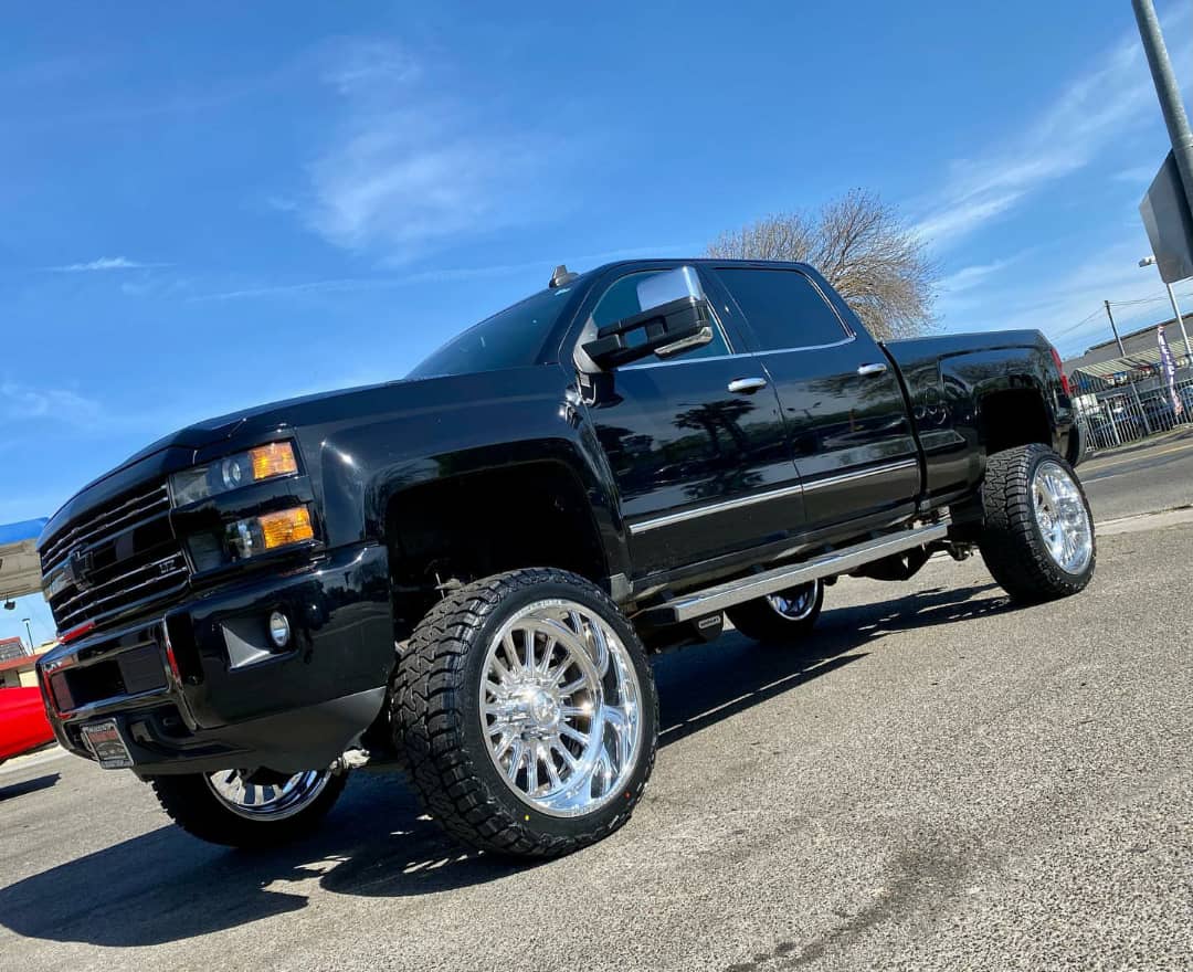 22×12 Lexar Forces & 33×12.50r22 rbp m/t3 - Image 5