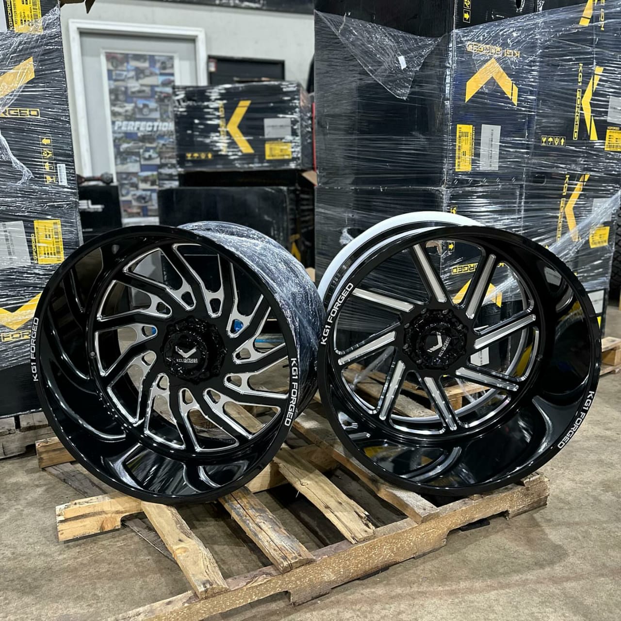 KG1 Forged Wheels 26x16 on 35