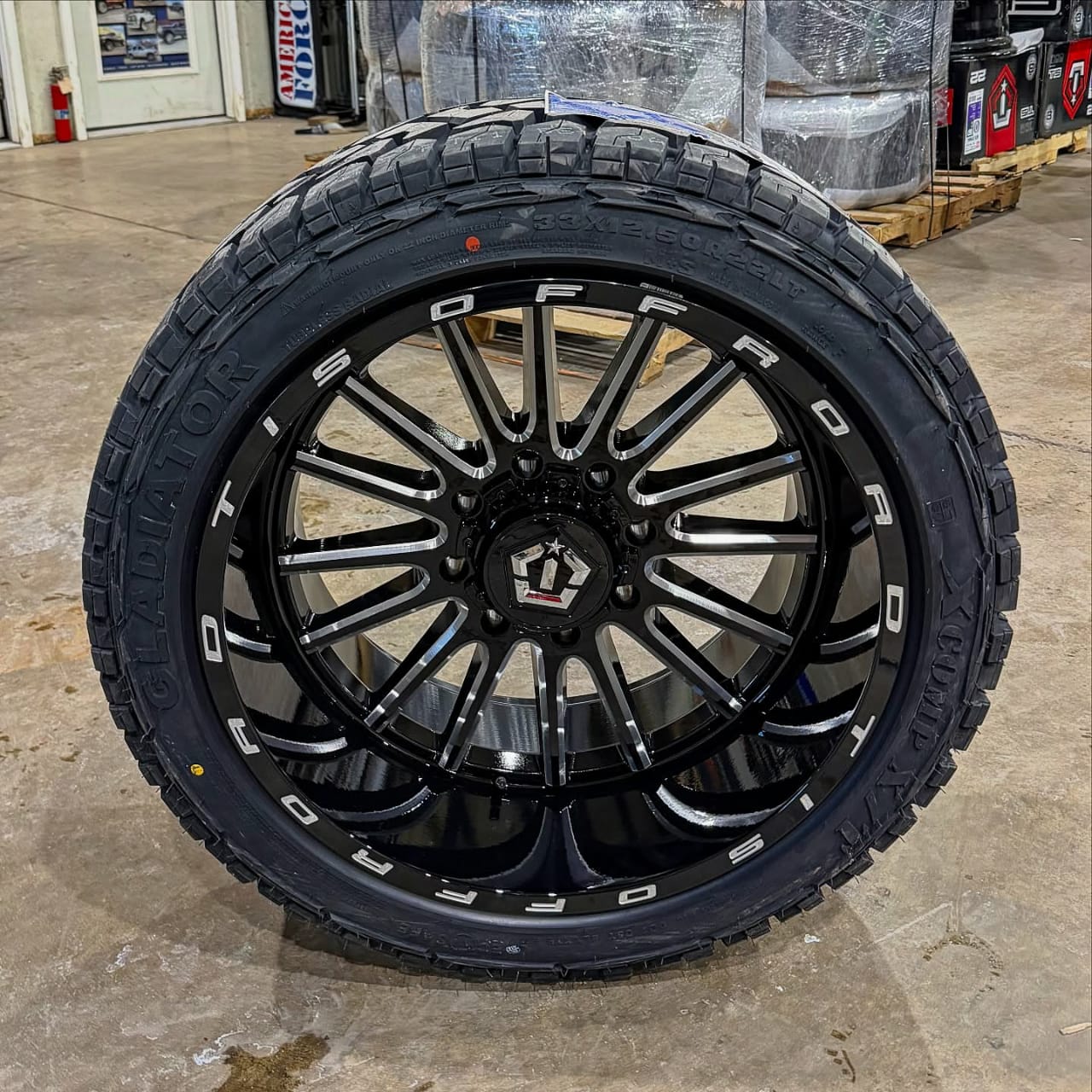 22x12 Tis 567BM with 33s/35s - Image 4